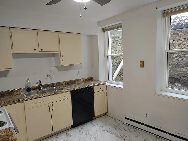 2116 Saint James Ave #1 — Photo 4