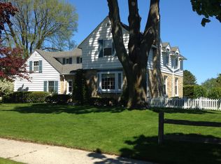 215 Cleveland Ave, Manitowoc, WI 54220