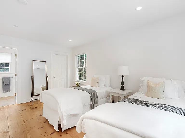 57 Osborne Ln — Photo 18