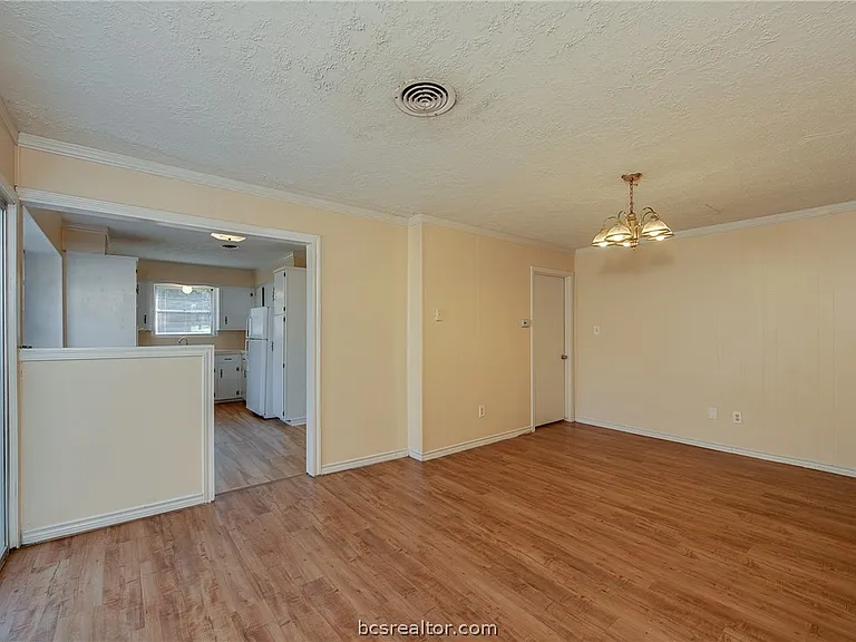 2317 Carter Creek Pkwy — Photo 3