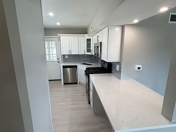 2nd image of 635 W Park Ave APT A