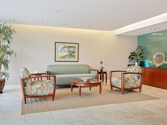 3rd image of 3554 Ocean Dr #Penthouse 1-4s
