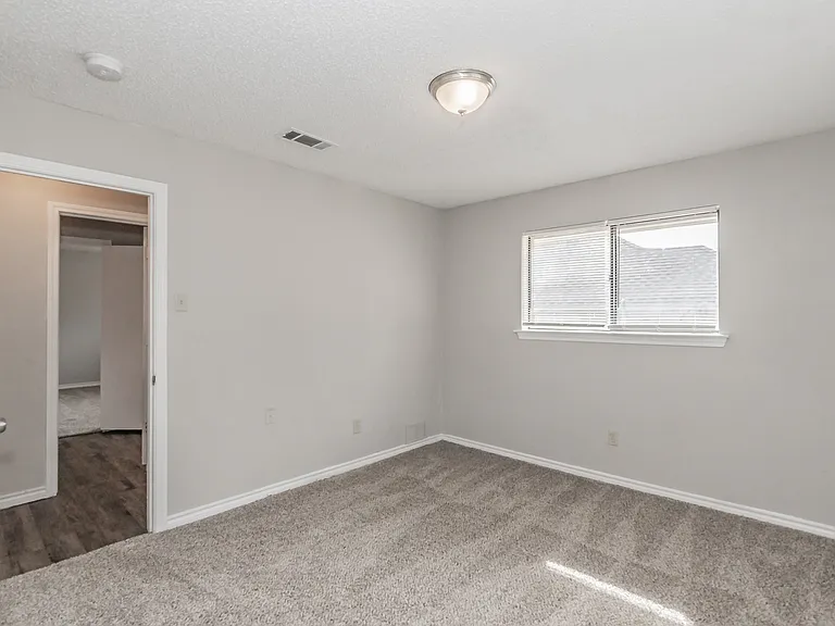 3008 Apple Valley Dr — Photo 25