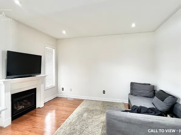 70 Boundbrook Dr #1, Brampton, ON L7A 0L9