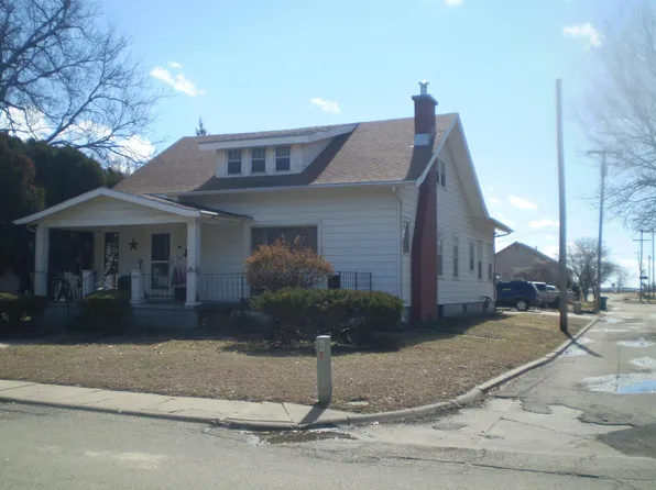 705 NW 2nd St, Abilene, KS 67410