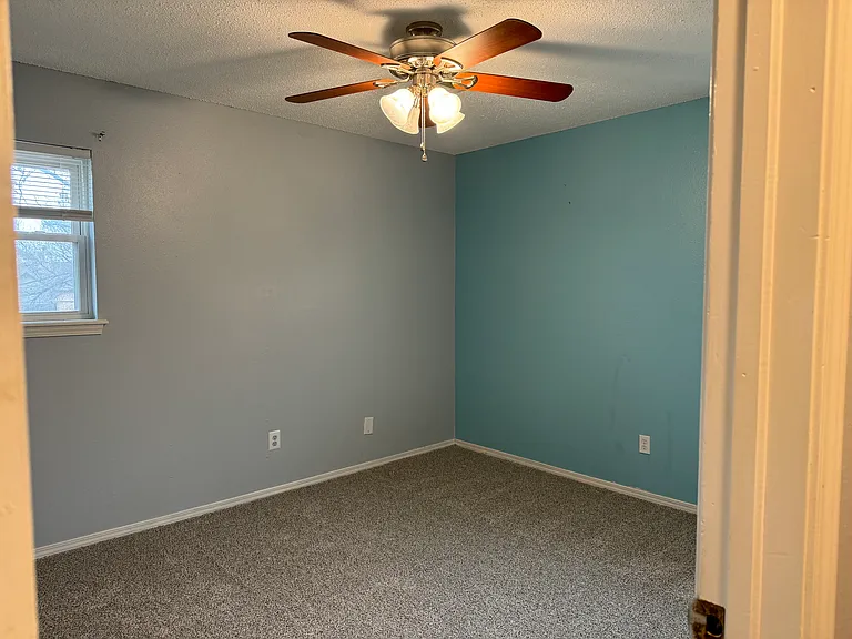13908 Jeffery Dr — Photo 20