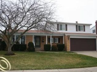 30110 Smith Dr, Warren, MI 48093