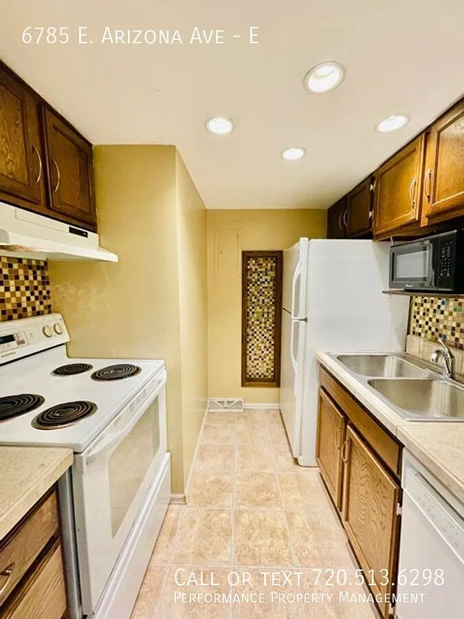 Stylish 1-Bedroom Condo Near Cherry Creek - Utilities Included — Photo 4