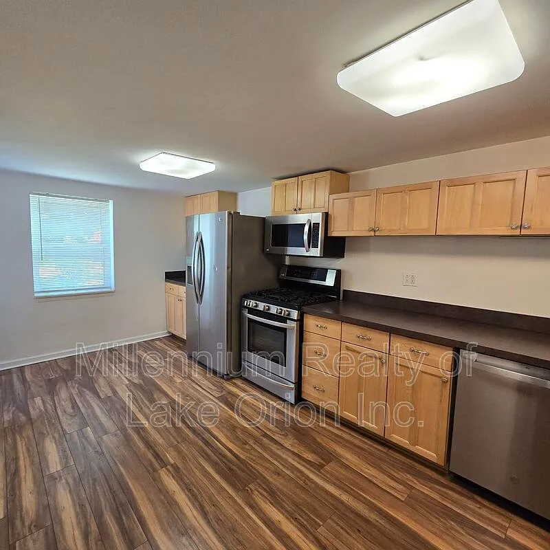 3 bed, 2.0 bath, 1199 sqft, $1,650 — Photo 3