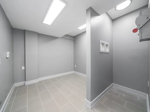 845 Newark Avenue image 25 of 38