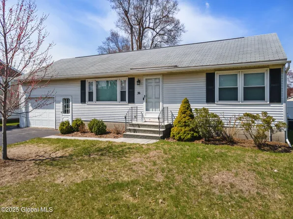 36 Red Fox Drive, Colonie, NY 12205