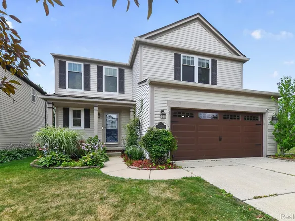 5082 Whispering Glen Trl, Holly, MI 48442