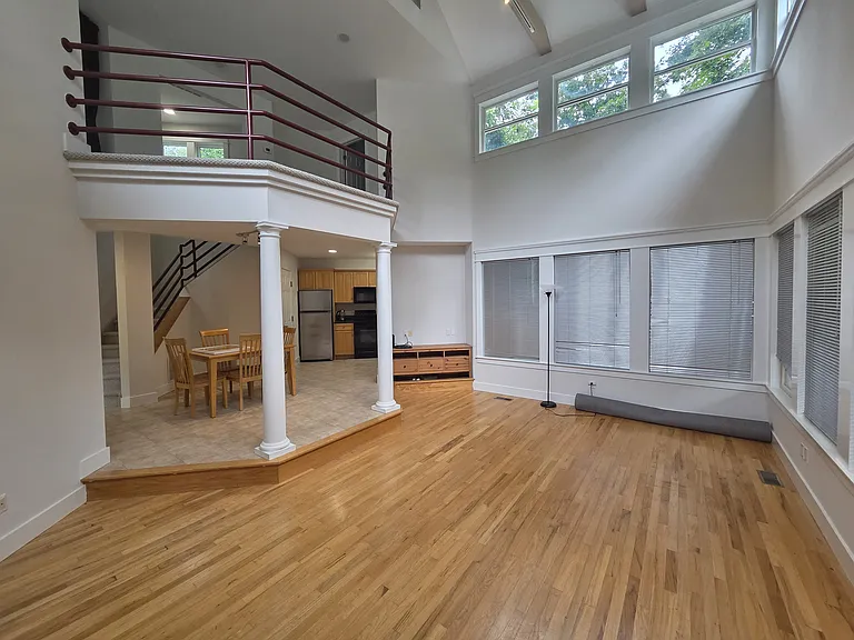17A Ashley Ln — Photo 2