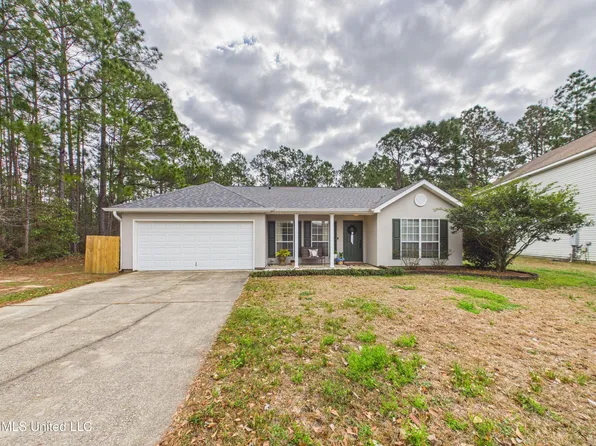 5801 Julie Ln, Ocean Springs, MS 39564