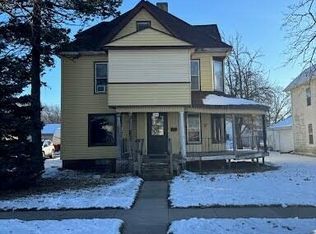 1229 8th St, Nevada, IA 50201