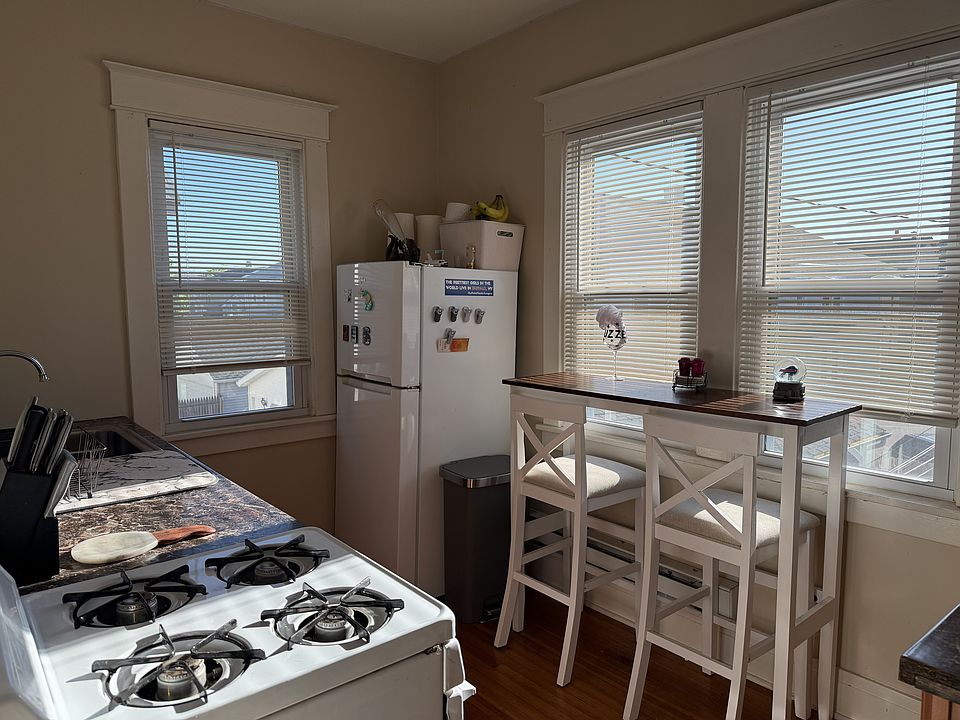 1st image of 5 Rugby Rd APT 6