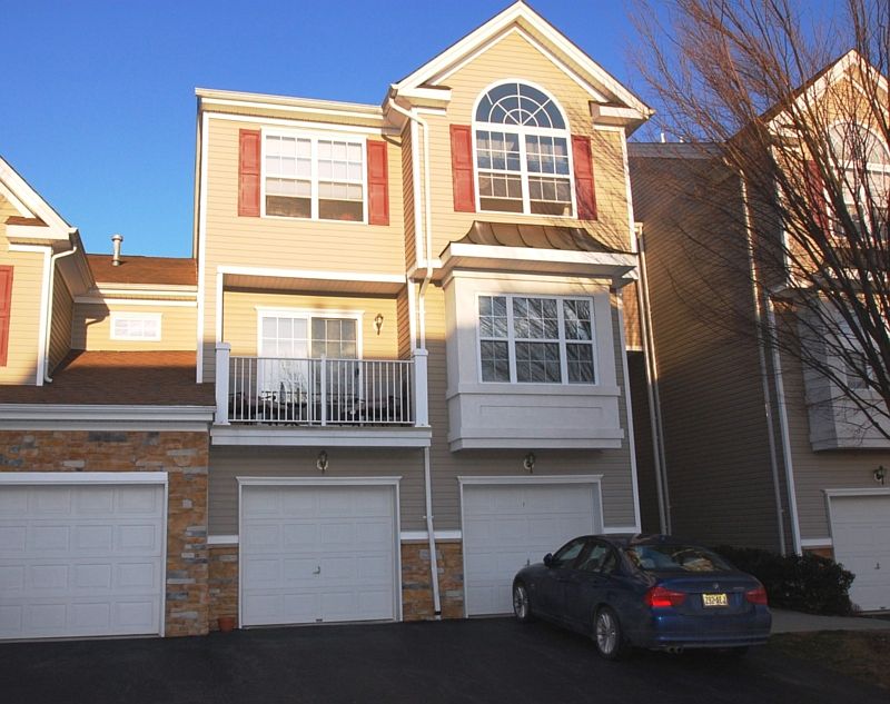 1st image of 152 Vista Ter #15-2