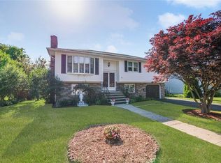 73 Royal Ave, Cranston, RI 02920