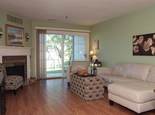 678 Pewaukee Rd, Pewaukee, WI 53072