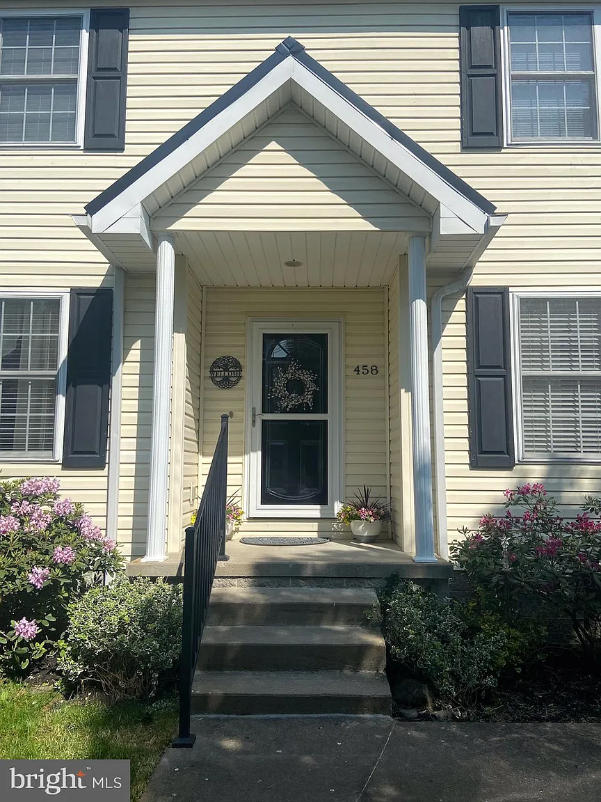 458 Kensington Ave photo 1