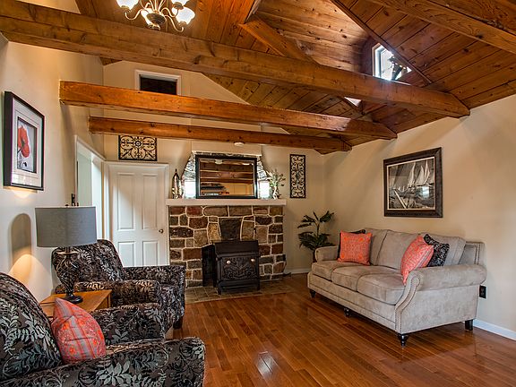 Living Room with fireplace