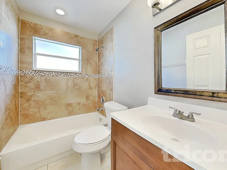 2517 Clareside Dr — Photo 18