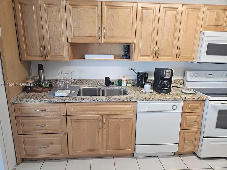 7135 Collins Ave #1821 — Photo 17