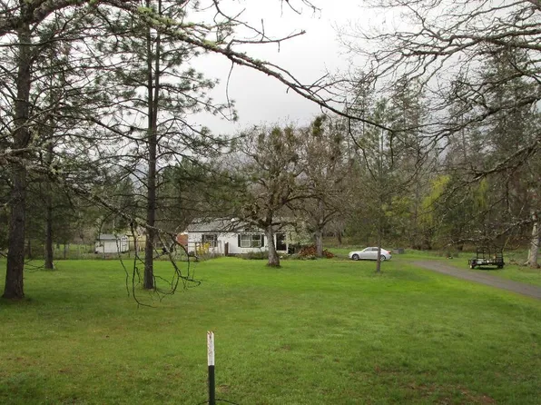 12921 Duggan Rd, Central Point, OR 97502