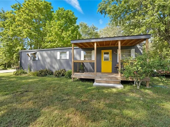 610 Water St, Holt, MO 64048