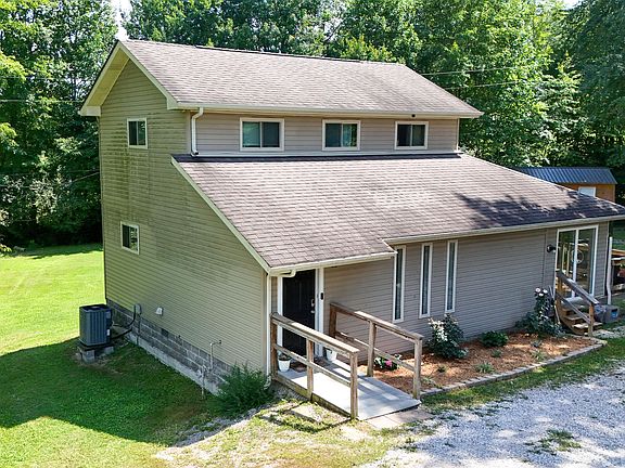 3rd image of 37 Renee St