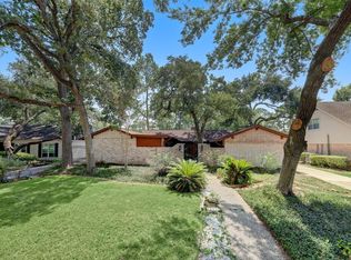 10027 Lynbrook Dr, Houston, TX 77042