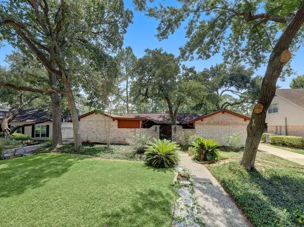 10027 Lynbrook Drive, Houston, TX 77042