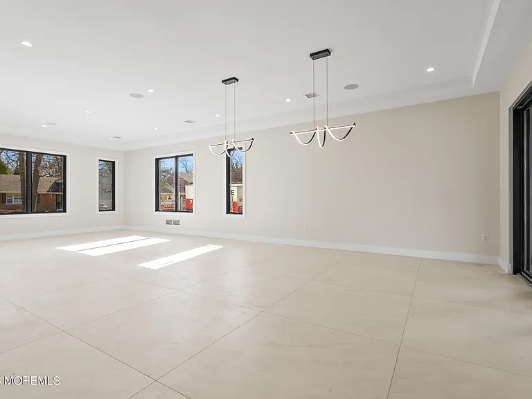 150 Ampere Ave — Photo 12