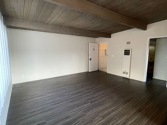 4th image of 734 Loma Ave APT 7