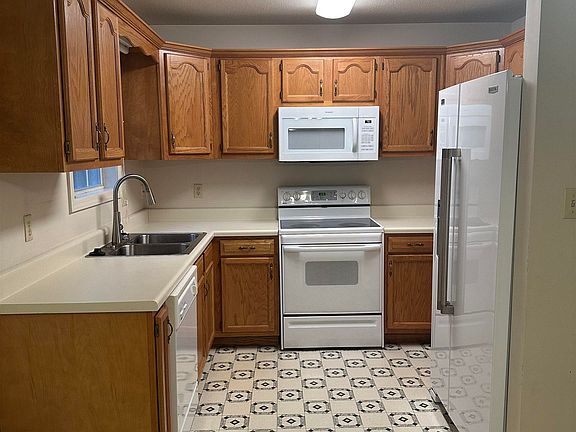 4th image of 308 Tech St