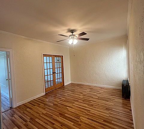 2nd image of 3604 Crescent St #2