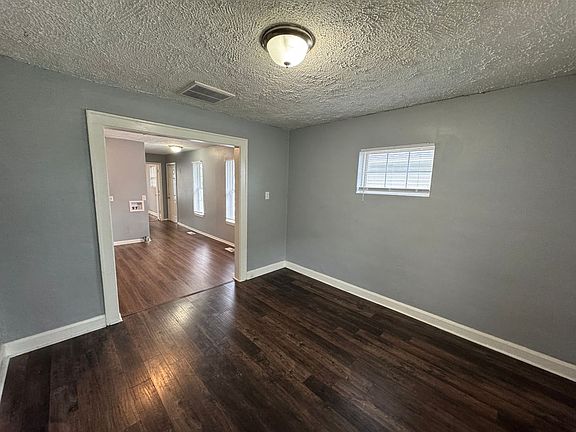 3rd image of 1409 E Tabor St