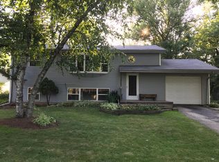 2241 Forest Ave, Rolling Meadows, IL 60008