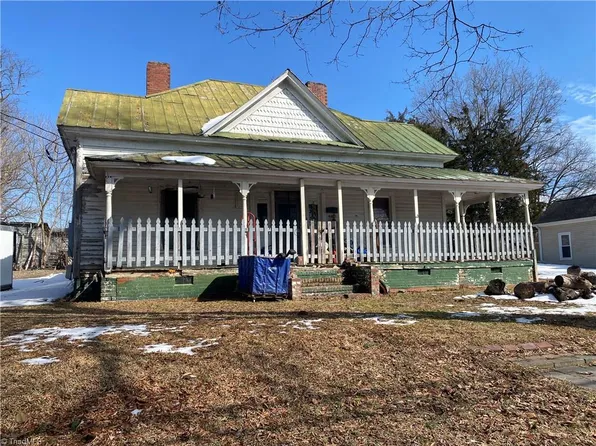 410 High Point St, Randleman, NC 27317