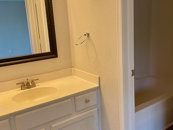 3rd image of 5413 Heather Ridge St
