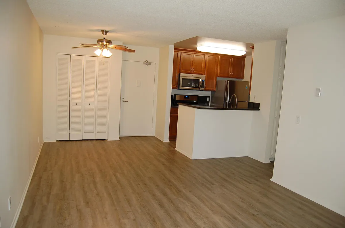 Building Photo - 1232 Harvard St #7