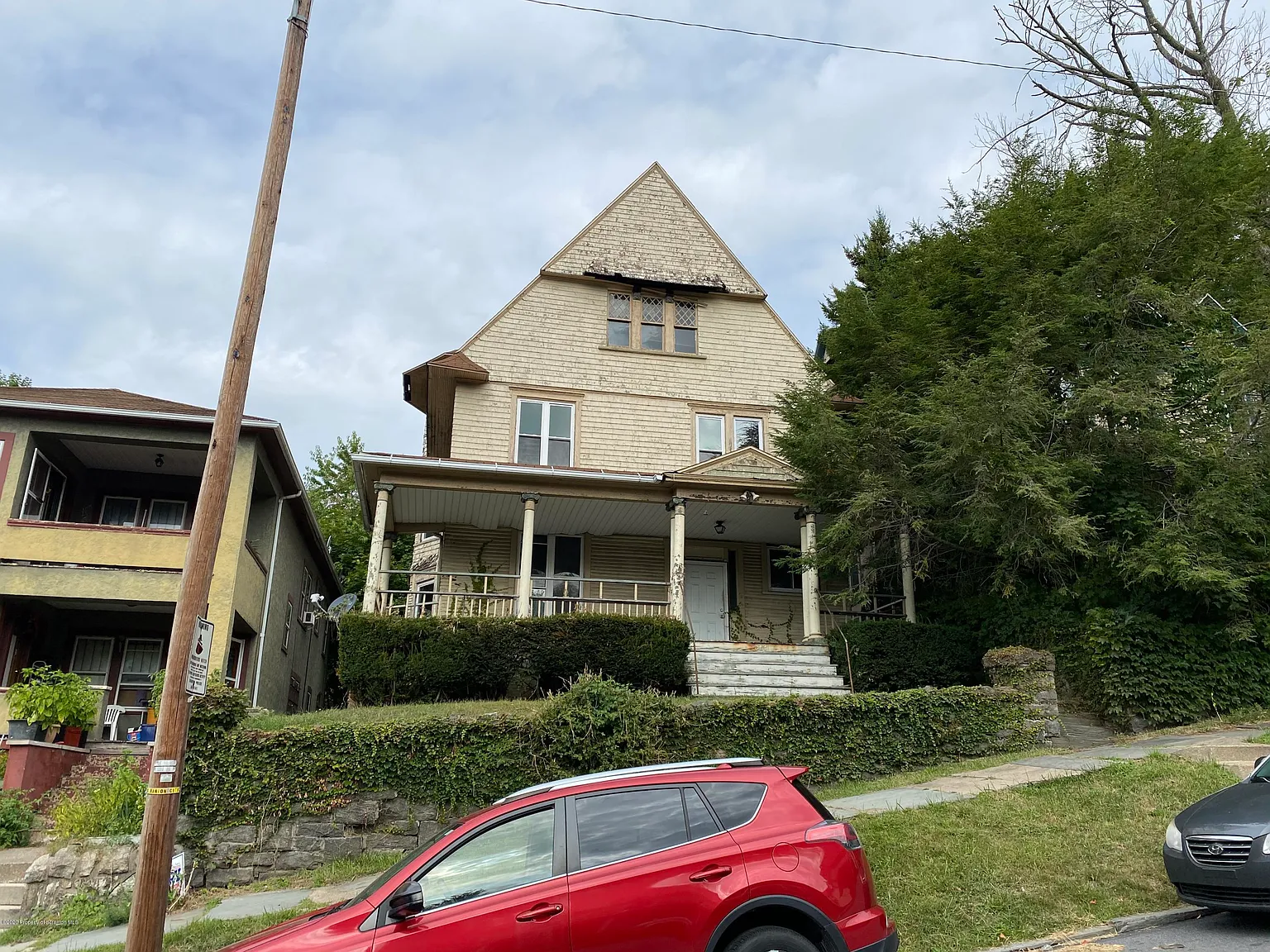 523 Taylor Ave photo 1