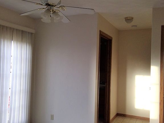 4th image of 4518-4520 E Milwaukee St