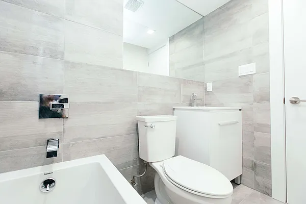 Rented by Nooklyn NYC LLC | media 44