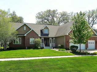 1063 Deerpath Rd, Aurora, IL 60506