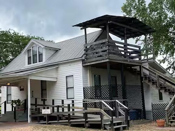 2nd image of 1241 Post Oak Point Rd