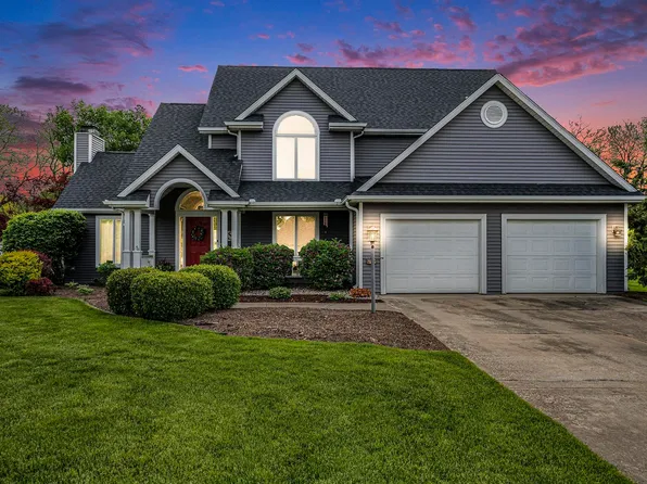 57102 Bluff Crest Dr, Elkhart, IN 46516