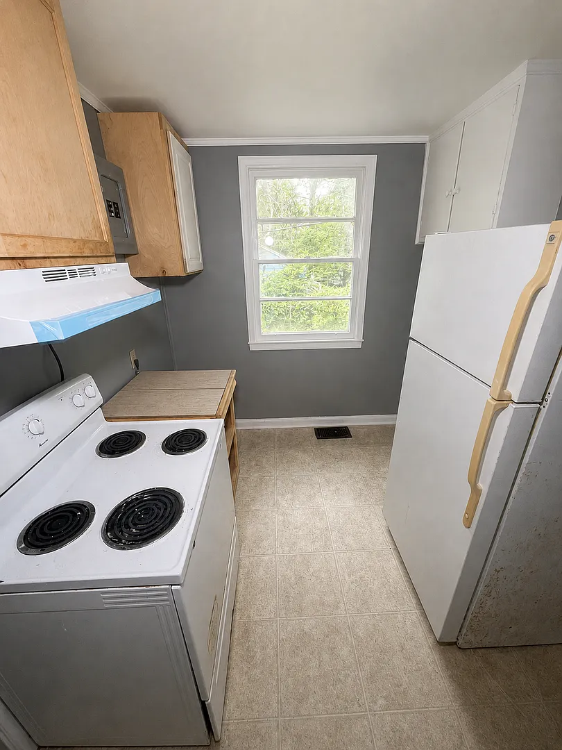 3-Bedroom Home in the Desirable Broadmoor Area — Photo 4