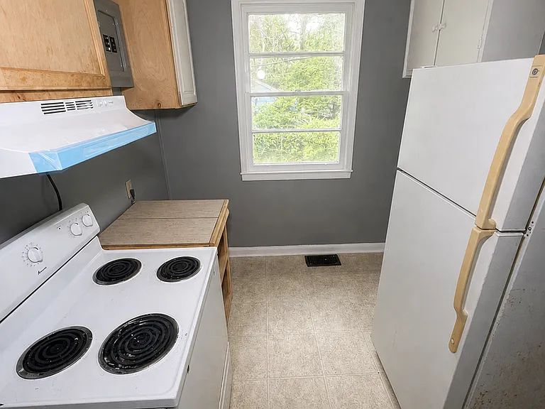 4673 Churchill Dr — Photo 4