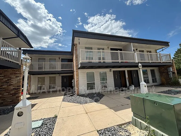 1165 Edgewood Dr #2 — Photo 33